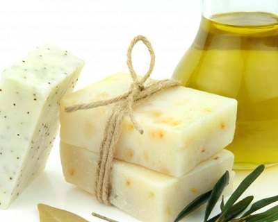 Homemade herbal shampoos and hair growth